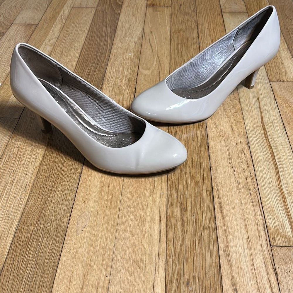 Life Stride Soft System Size 9.5 Heels